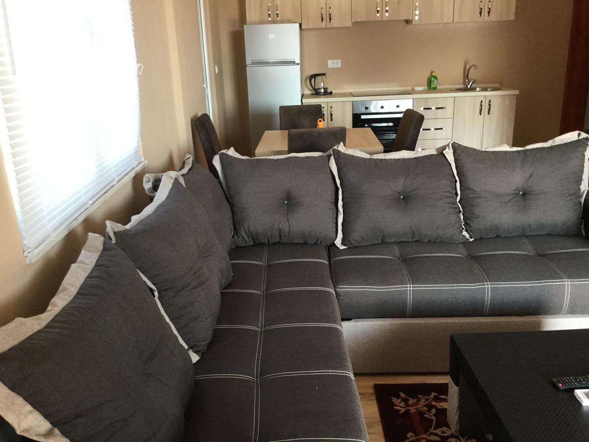Apartments Ismy Улцинь Екстер'єр фото