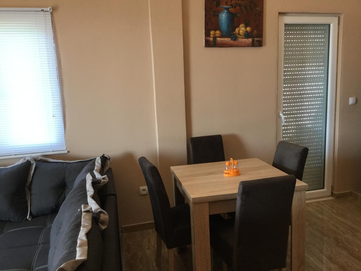 Apartments Ismy Улцинь Екстер'єр фото